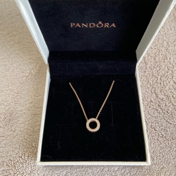 Authentic Pandora Logo Pavé Circle Collier Necklace, Rose Gold - Picture 3 of 6